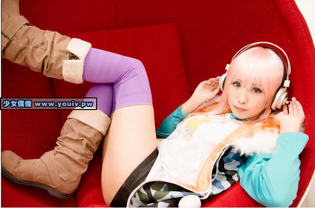 Allgravure tomoe-mami-all-ripped-up-1